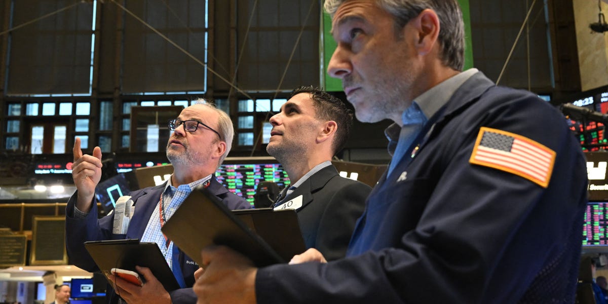 découvrez les dernières tendances et analyses sur les actions américaines. informez-vous sur les performances des titres phares du marché boursier américain et optimisez vos investissements grâce à des conseils d'experts.