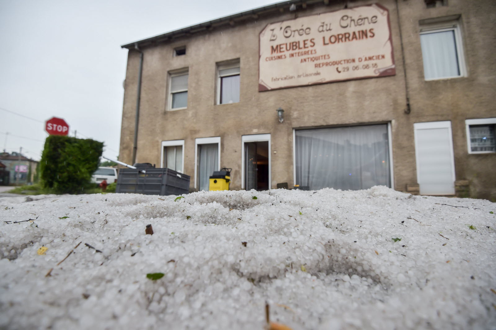 découvrez les conséquences dramatiques du déluge de grêle qui a frappé l'île-de-france. pluies diluviennes et impacts sur les infrastructures, les conseils pour se préparer et se protéger face à ces phénomènes extrêmes.
