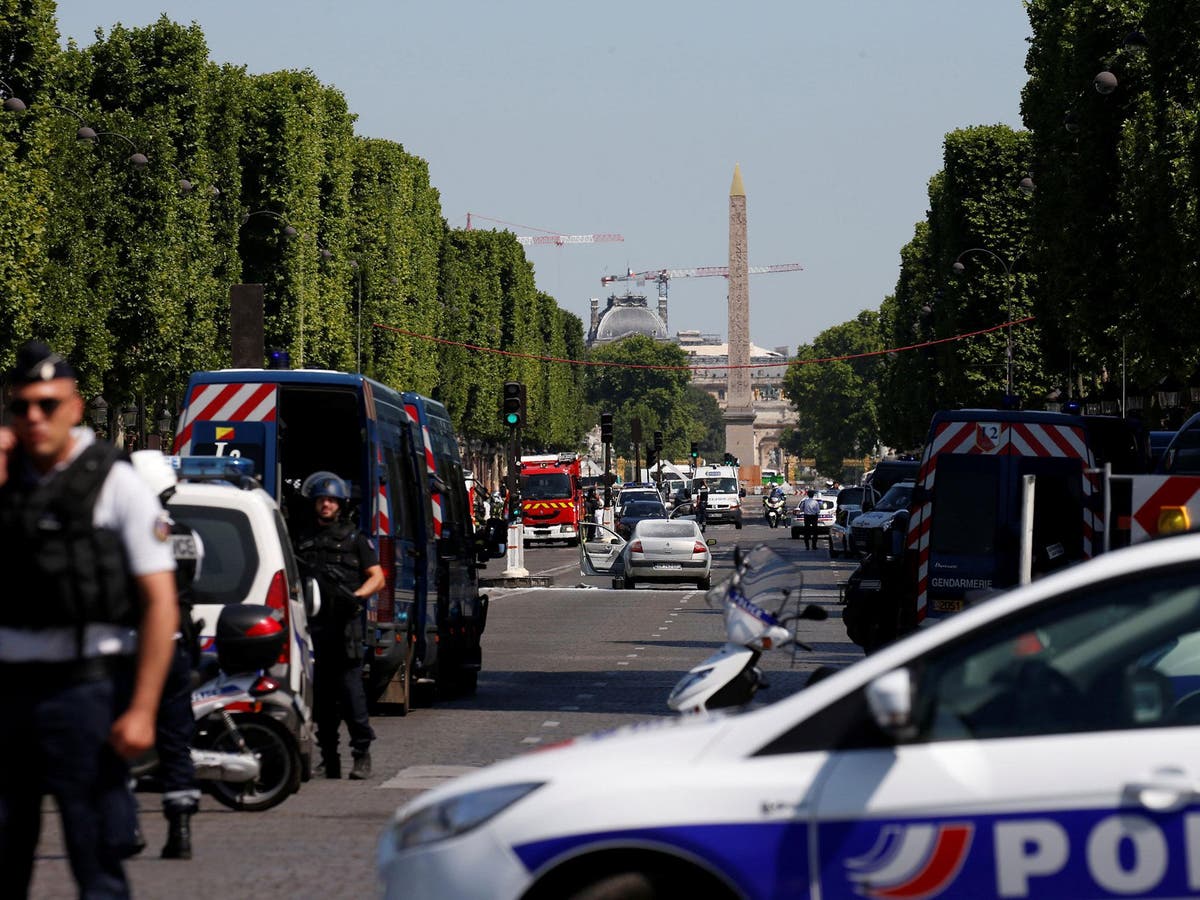 découvrez les meilleures options d'assurance dommages pour votre voiture sur les célèbres champs-élysées. protégez votre véhicule avec des couvertures adaptées à vos besoins et profitez d'une tranquillité d'esprit sur cette avenue emblématique.