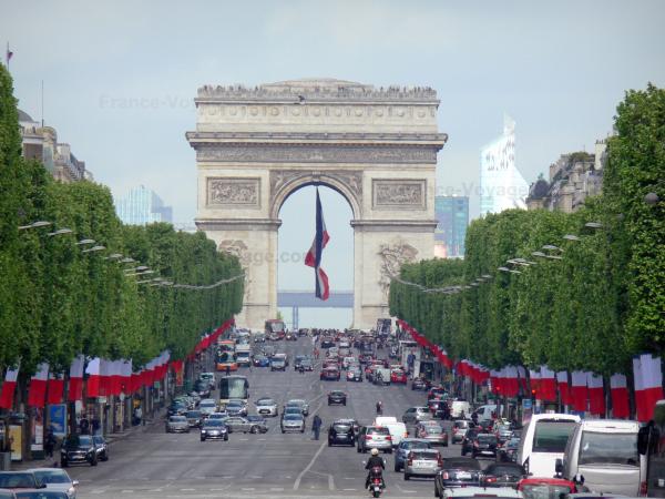 découvrez les meilleures offres d'assurance dommages pour voiture sur les champs-élysées. protégez votre véhicule avec une couverture adaptée à vos besoins et bénéficiez d'une tranquillité d'esprit lors de vos déplacements. comparez les tarifs et choisissez l'assurance qui vous convient le mieux.