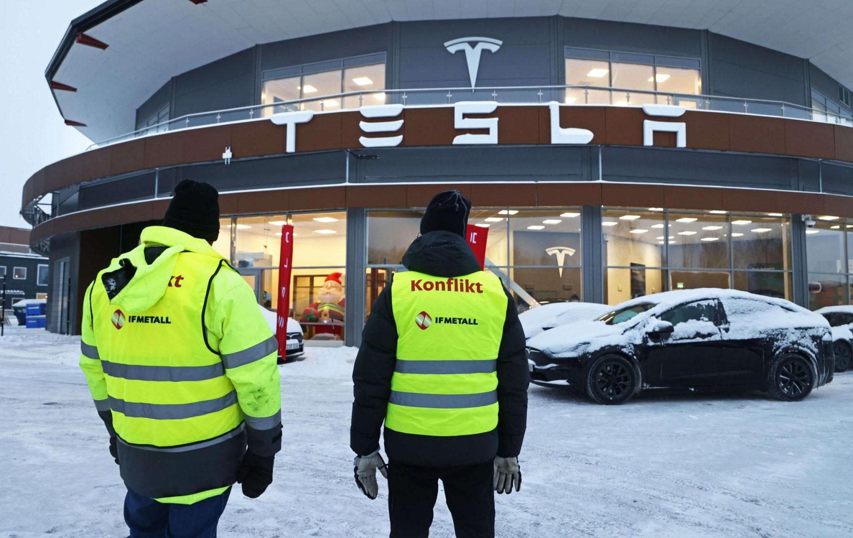 découvrez les raisons derrière le mouvement de boycott de tesla en europe, ses implications pour la marque et les enjeux environnementaux et sociaux qui guident cette initiative. rejoignez la discussion sur l'avenir de l'électromobilité en europe.
