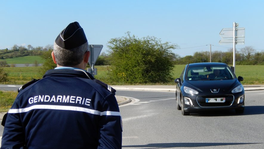 un conducteur a été intercepté à une vitesse excessive de 212 km/h, suscitant des inquiétudes quant à la sécurité routière. découvrez les détails de cet incident, les sanctions encourues et l'importance de respecter les limites de vitesse sur nos routes.