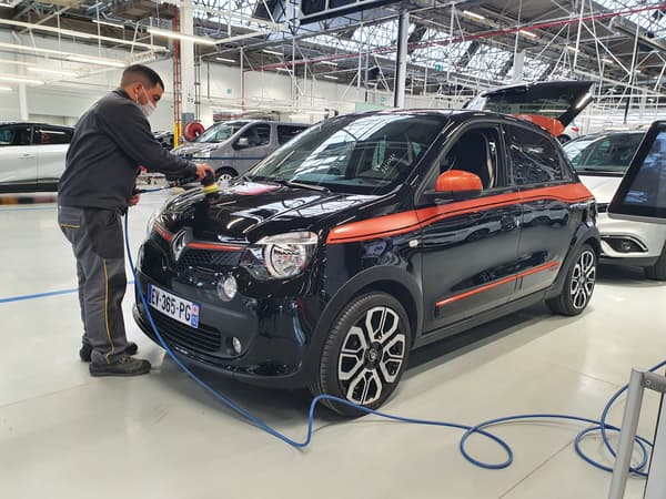 découvrez notre service de déconstruction des véhicules renault à flins. nous assurons un démantèlement écologique et sécurisé, en mettant l'accent sur le recyclage des pièces et des matériaux. confiez-nous votre véhicule en toute confiance et participez à une démarche durable.