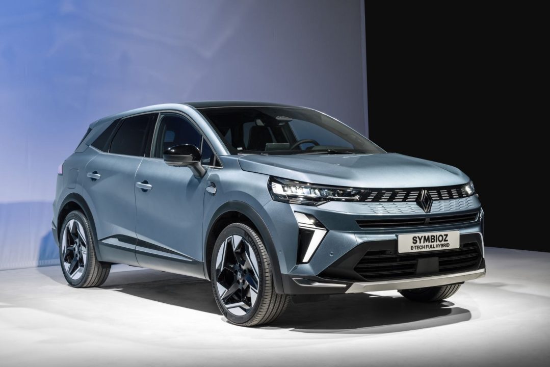 découvrez notre évaluation détaillée de la renault symbioz e-tech, une berline innovante alliant performance, technologie avancée et respect de l'environnement. plongez dans ses caractéristiques, son design futuriste et les impressions de conduite qui redéfinissent l'expérience automobile.