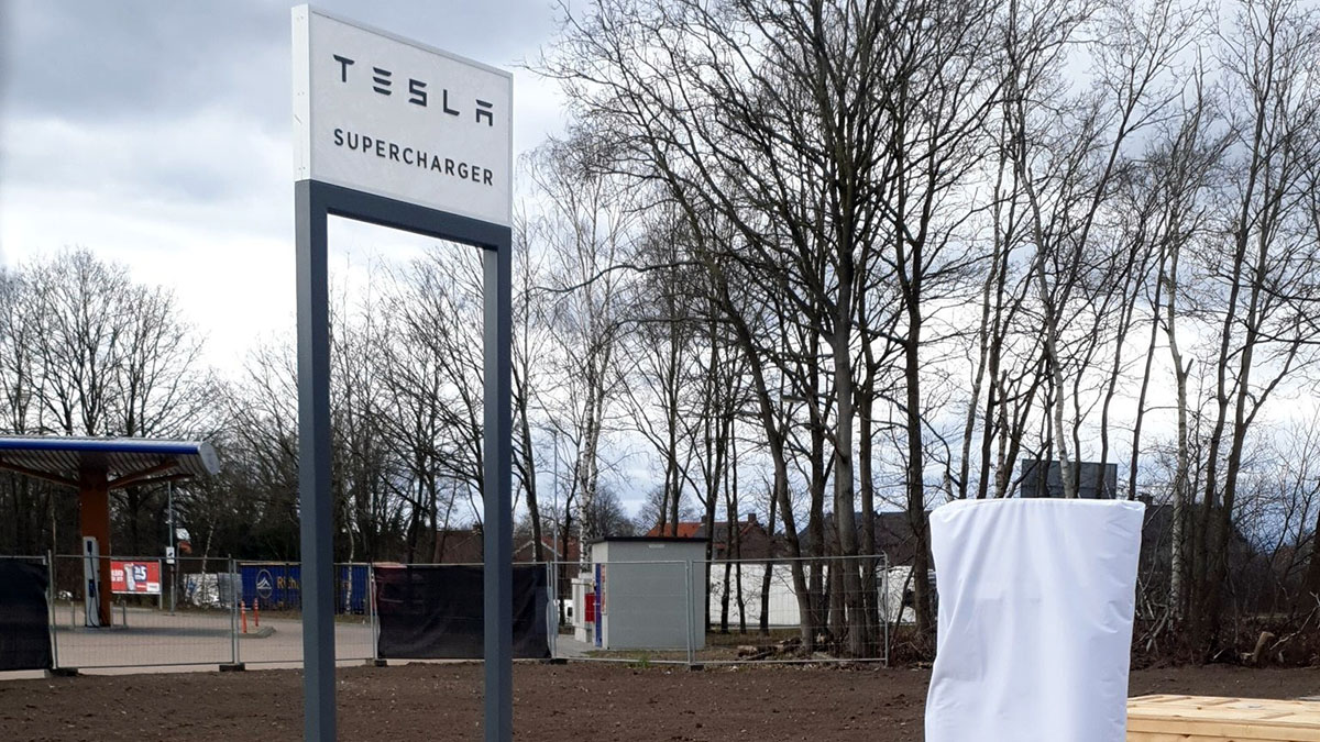 découvrez les parkings tesla aux états-unis, un réseau en expansion qui facilite vos voyages en voiture électrique. trouvez des stations de recharge pratiques, explorez les services offerts et bénéficiez d'informations sur l'accessibilité des différents sites.