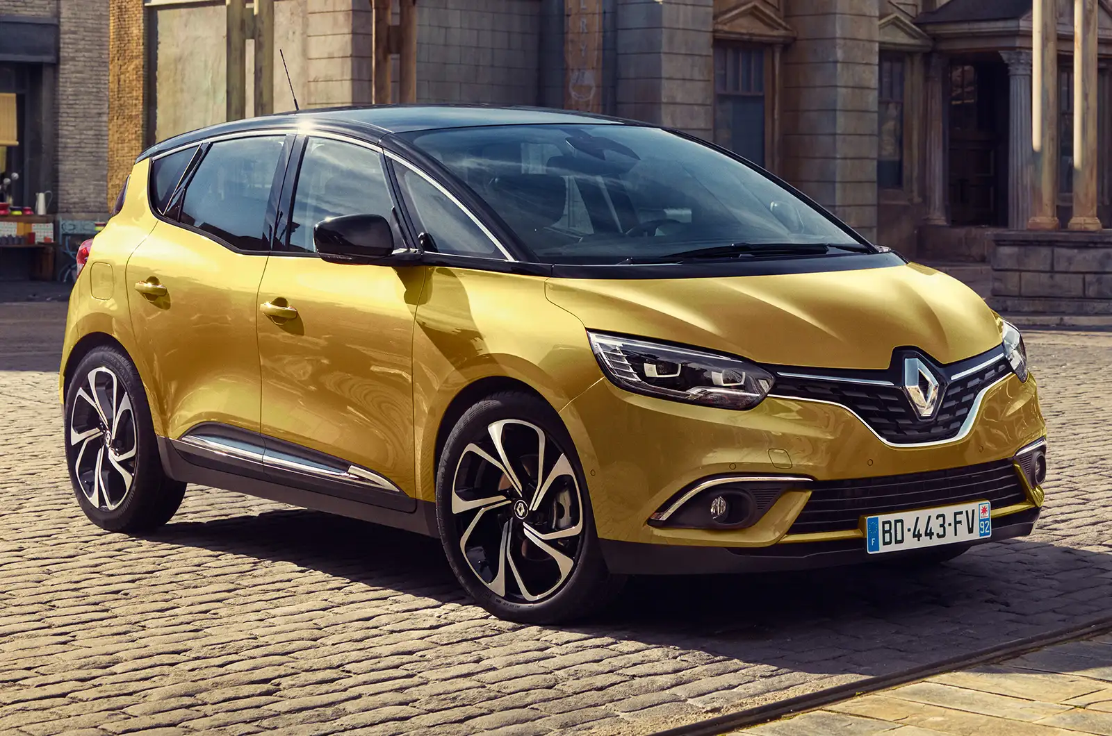 découvrez la renault 16 tx, une voiture emblématique des années 70 alliant élégance et performance. explorez son design fascinant et ses innovations qui en font une icône intemporelle de l'automobile française.