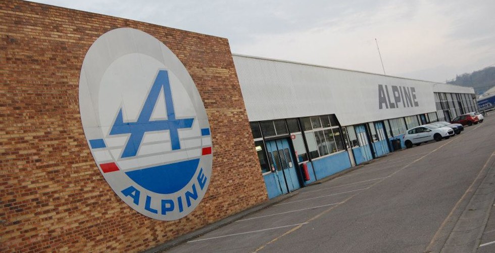 découvrez l'univers fascinant de renault et alpine à dieppe, où tradition et innovation se rencontrent. explorez les modèles emblématiques, l'histoire passionnante de ces marques automobiles françaises et leur engagement envers l'excellence et la performance. plongez dans une expérience unique au cœur de la production automobile.