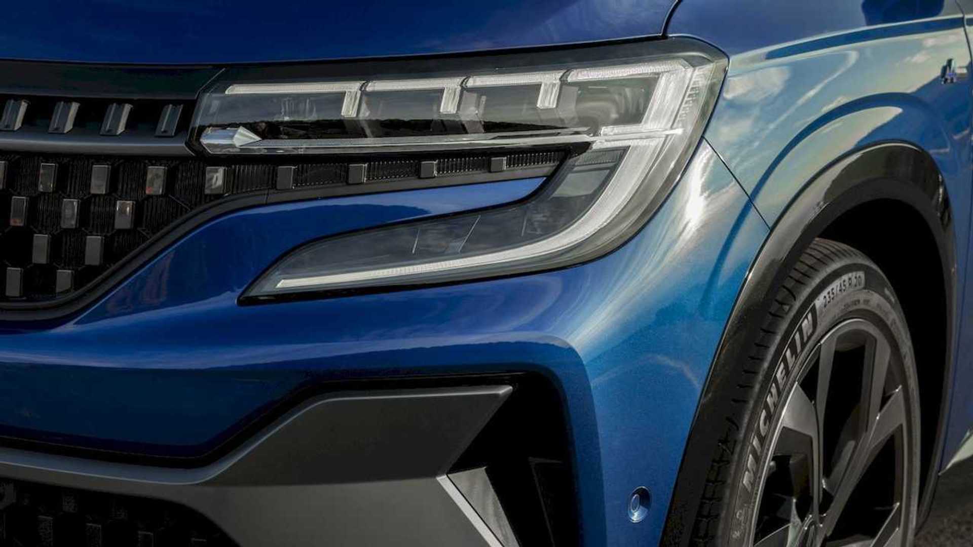 découvrez le nouveau renault suv électrique, délocalisé pour allier innovation et respect de l'environnement. plongez dans un avenir durable avec ce modèle alliant performance, confort et technologies de pointe.