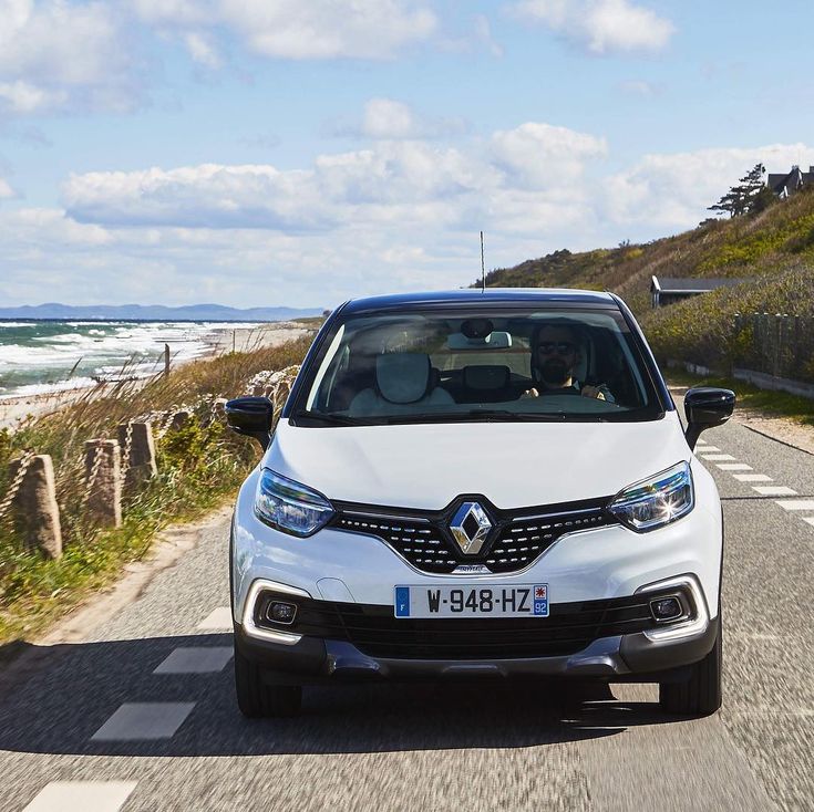 découvrez notre sélection de suv renault populaires, alliant confort, style et performances. explorez les modèles incontournables qui répondent à tous vos besoins d'aventure et de conduite en ville.