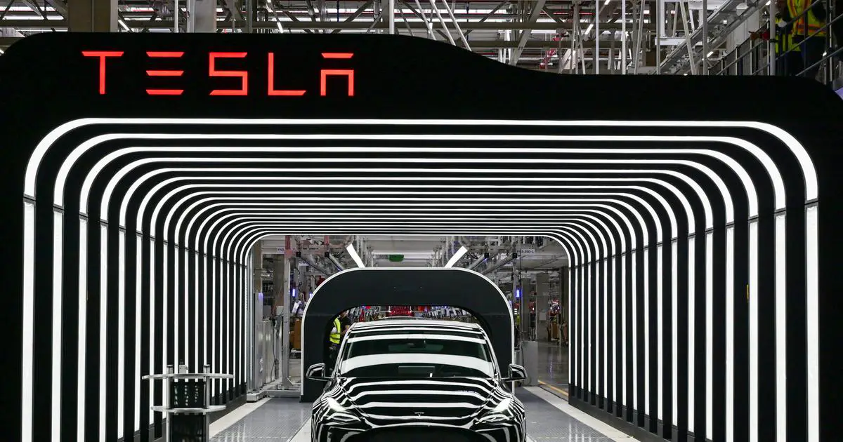 découvrez les implications de l'arrêt de production de tesla tel que commenté par donald trump. analyse des enjeux économiques et politiques liés à cette décision et son impact sur l'industrie automobile.