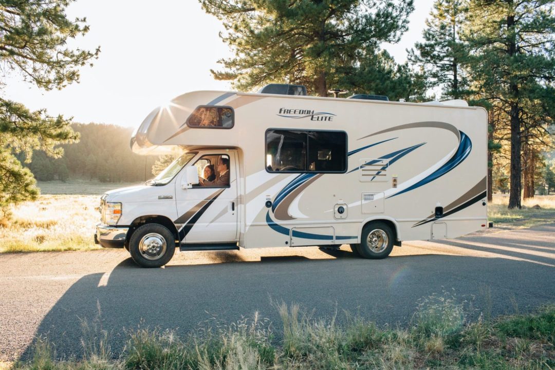 protégez votre fourgon ou camping-car avec notre assurance spécialisée. bénéficiez d'une couverture complète, d'un service client à l'écoute et des garanties adaptées à vos besoins. découvrez nos offres avantageuses pour voyager en toute sérénité.