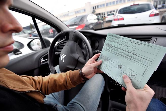 découvrez nos conseils et informations sur les conducteurs sans assurance, les risques encourus, les conséquences légales et les solutions pour se couvrir efficacement. protégez-vous et votre véhicule en comprenant les enjeux de la conduite sans assurance.