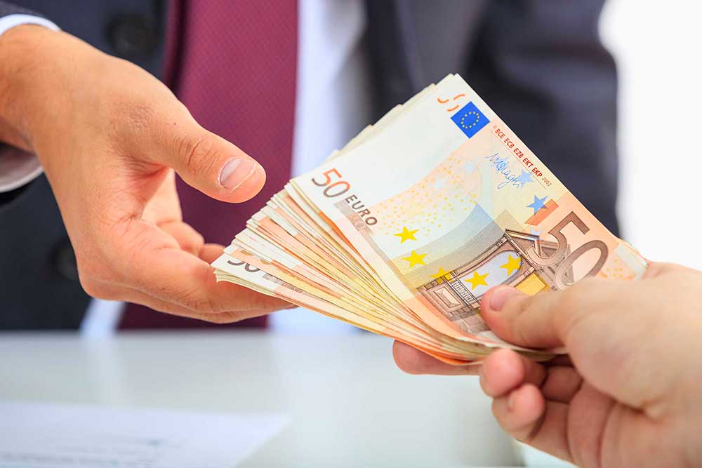 découvrez ce qu'est un débiteur, ses obligations et ses droits dans le cadre d'un crédit ou d'une dette. informez-vous sur les implications financières et juridiques liées au statut de débiteur.