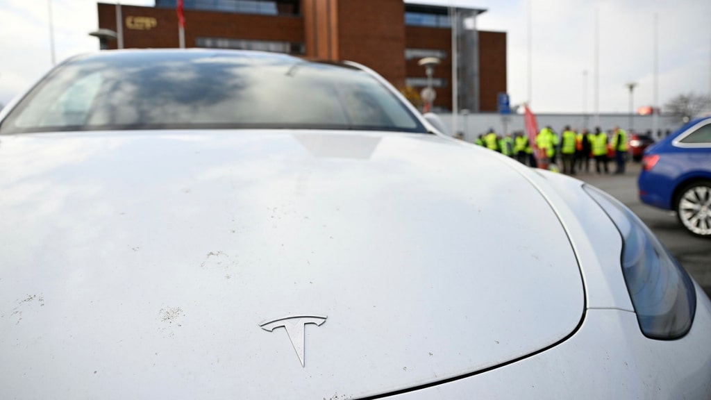 découvrez les principales difficultés rencontrées par tesla, de la production à la gestion des attentes des clients. analysez les défis techniques, économiques et réglementaires auxquels la marque fait face dans un marché en constante évolution.