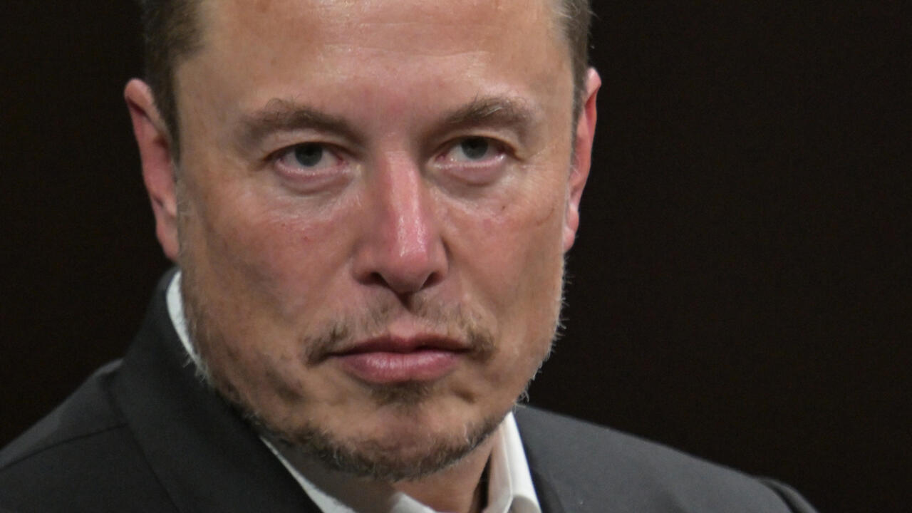 découvrez le nouveau rôle d'elon musk chez tesla, une évolution stratégique qui pourrait transformer l'avenir de l'entreprise et de l'industrie automobile. restez informés des dernières nouveautés et innovations de cette figure emblématique.