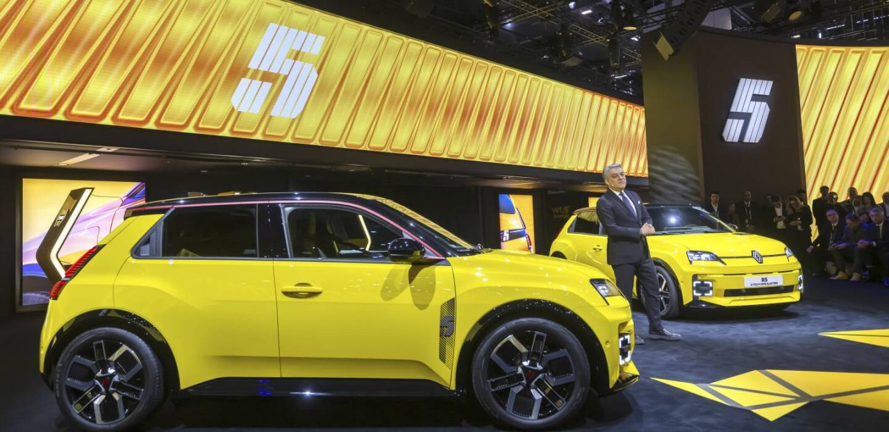 découvrez la r5 électrique, une innovation emblématique de renault qui allie performance, design moderne et respect de l'environnement. avec son autonomie impressionnante et ses technologies avancées, la r5 électrique est l'atout incontournable pour une conduite urbaine et écoresponsable.