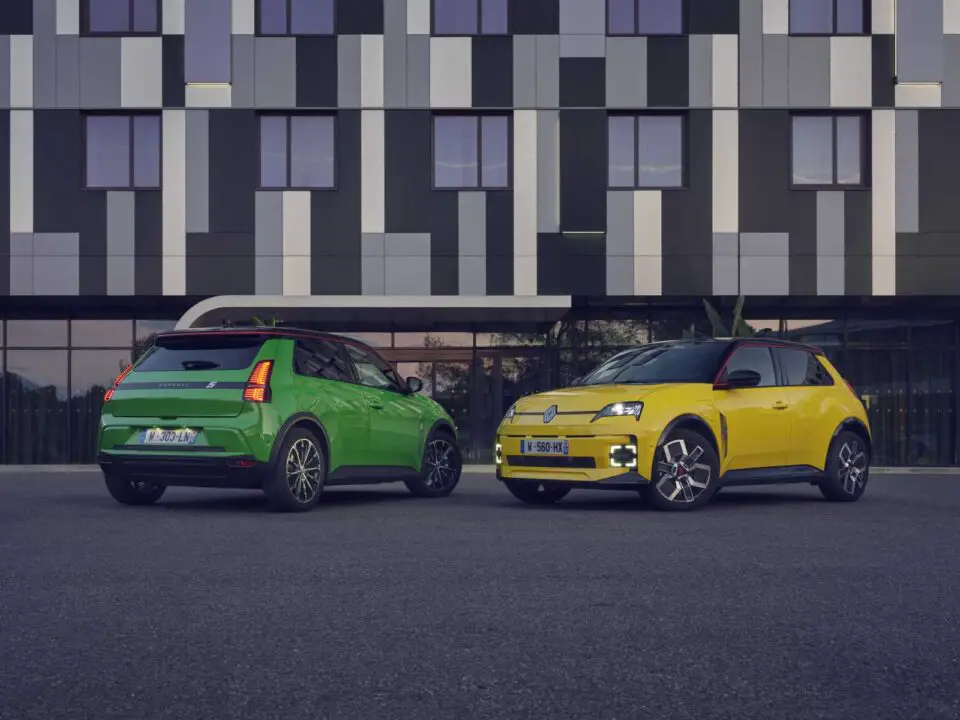 découvrez la renault 5 2025, une fusion parfaite entre héritage et innovation. cette voiture emblématique, modernisée pour répondre aux attentes contemporaines, propose un design audacieux, des technologies avancées et des performances écologiques. parfaite pour les amateurs de rétro et d'électrique, la renault 5 2025 redéfinit le plaisir de conduire.