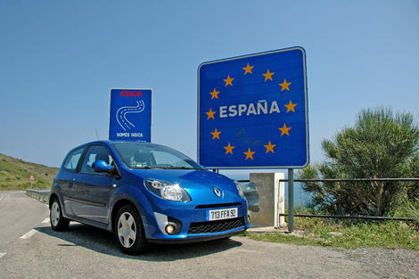 découvrez comment renault augmente sa production de véhicules électriques pour répondre à la demande croissante et promouvoir une mobilité durable. suivez les dernières innovations et initiatives de la marque française dans le secteur de l'électromobilité.