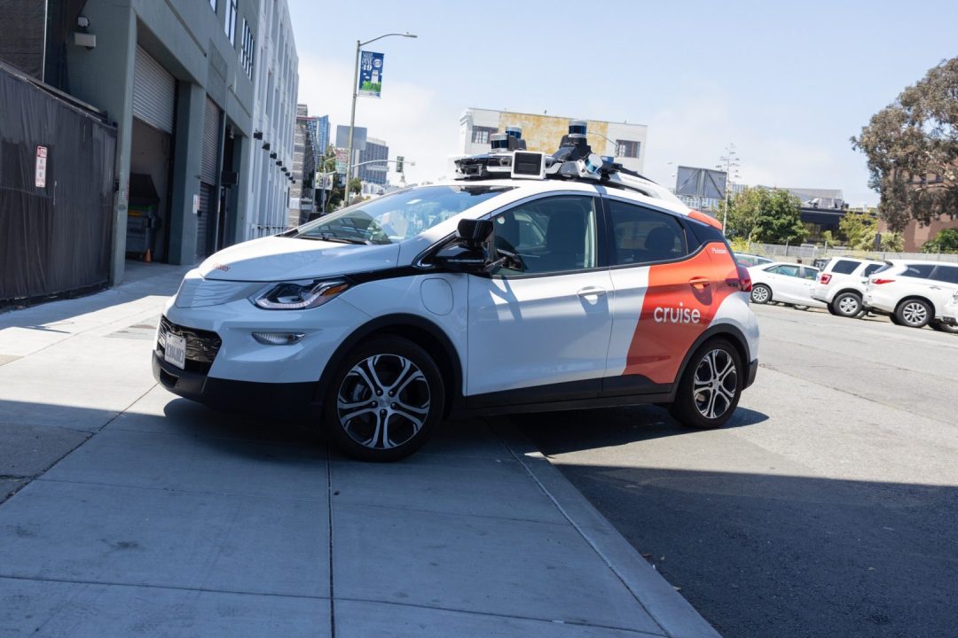 découvrez le futur de la mobilité avec les robotaxis de san francisco. explorez comment ces véhicules autonomes révolutionnent le transport urbain en offrant des trajets sûrs, efficaces et respectueux de l'environnement dans la ville emblématique californienne.