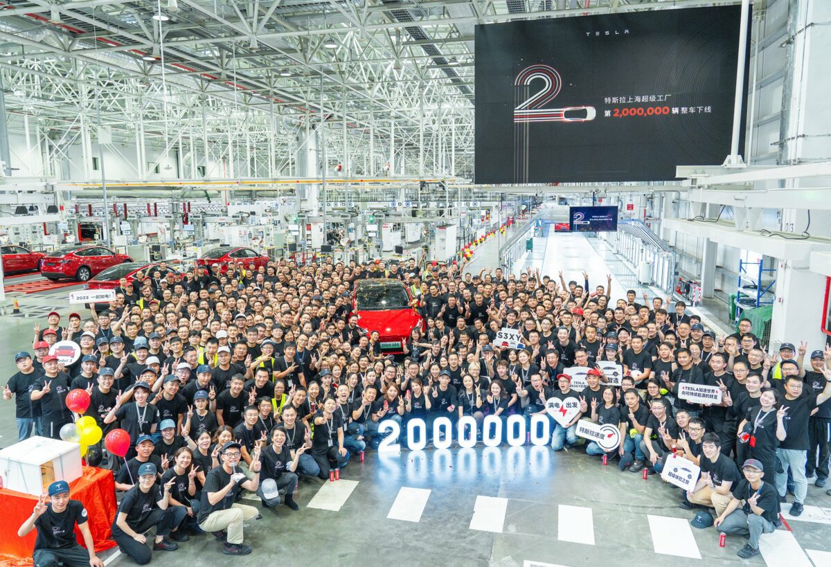 découvrez l'impact et l'essor de tesla en chine, un marché clé pour l'innovation automobile et les véhicules électriques. explorez les défis et opportunités auxquels la marque américaine fait face dans ce pays en pleine transformation écologique.