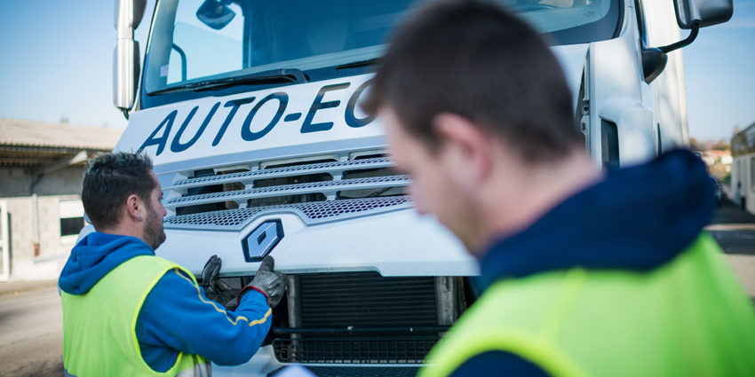 découvrez notre programme de validation pour formateurs spécialisés dans les véhicules lourds. assurez la compétence et la sécurité de vos instructeurs grâce à une formation complète et certifiée. rejoignez-nous pour être à la pointe de l’expertise dans le secteur des transports.
