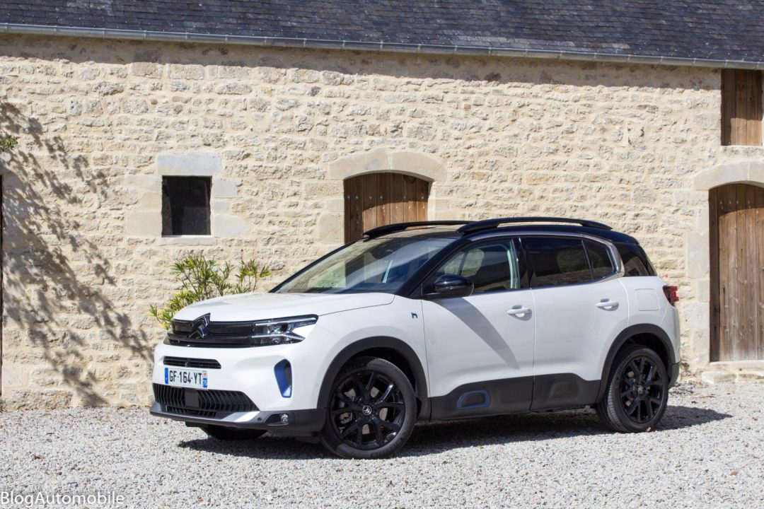 découvrez comment nissan dépend de renault, analysez l’histoire de leur alliance, les enjeux stratégiques et l’impact de cette relation sur l’industrie automobile mondiale.
