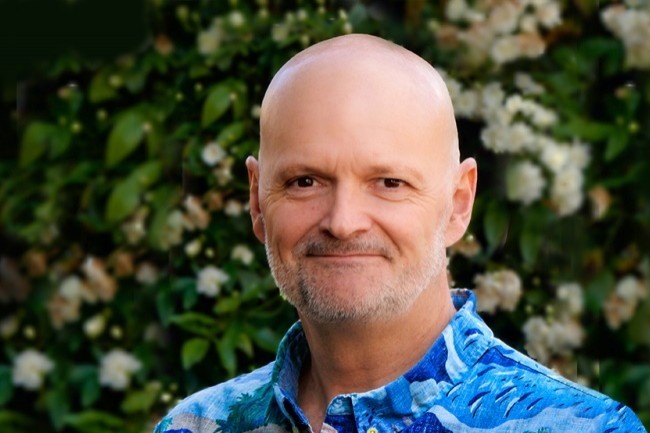 découvrez comment luc julia, expert en intelligence artificielle et co-créateur de siri, apporte son expertise à renault pour accélérer l'innovation et la transformation numérique du constructeur automobile français.