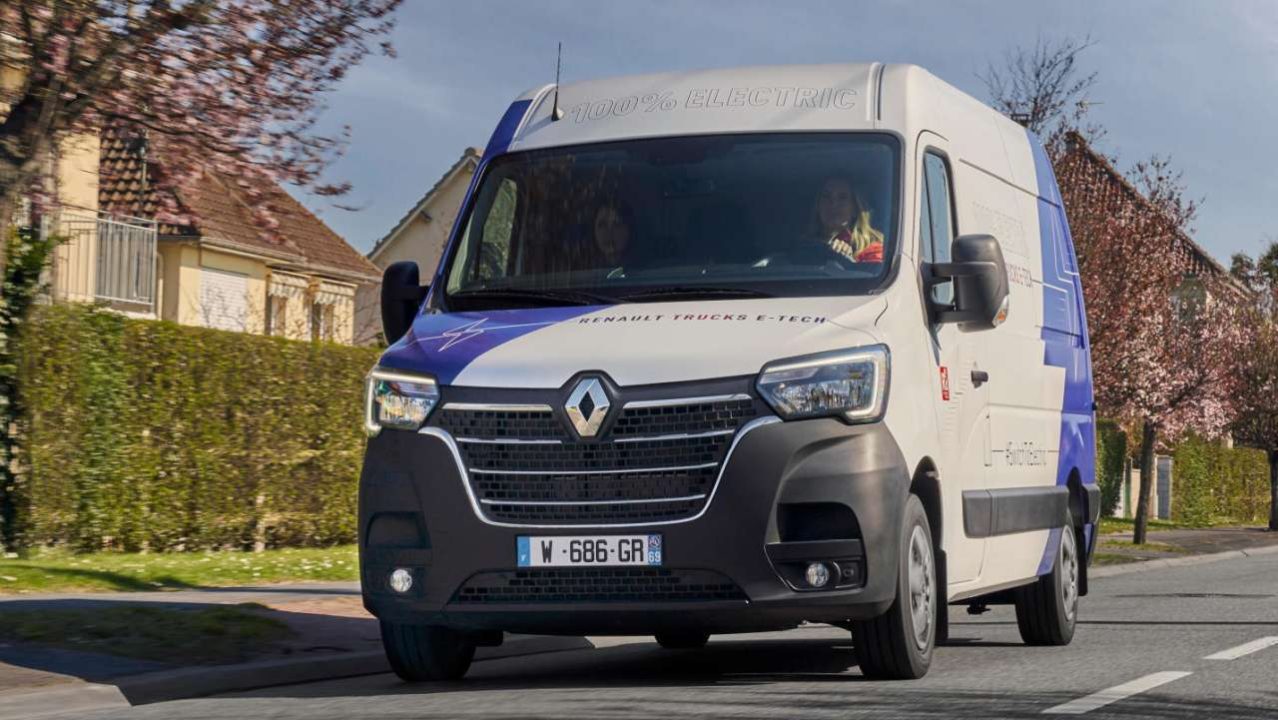 découvrez tout ce qu'il faut savoir sur le rappel des véhicules hybrides renault. informez-vous sur les mesures à prendre, les modèles concernés et les étapes pour garantir la sécurité et le bon fonctionnement de votre véhicule.