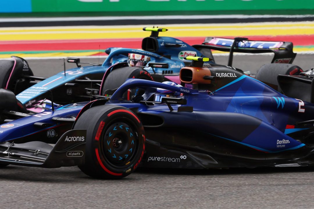 renault dément officiellement les rumeurs concernant la vente de son écurie alpine f1. découvrez les déclarations du constructeur sur l’avenir de l’équipe et les perspectives pour la formule 1.