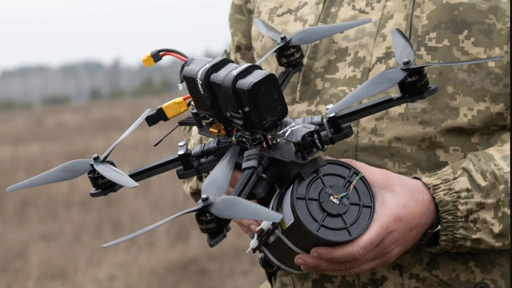 découvrez comment renault utilise des drones en ukraine pour améliorer la logistique, la sécurité et l’efficacité de ses opérations dans un contexte innovant et technologique.