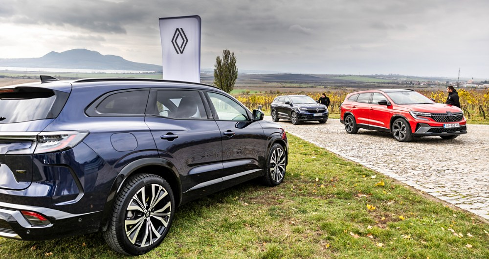 découvrez le renault espace hybride, un modèle alliant confort, innovation et performance écologique. profitez d'une conduite fluide et d'une technologie avancée tout en réduisant votre empreinte carbone. idéal pour les familles et les aventuriers, le renault espace hybride redéfinit vos déplacements.