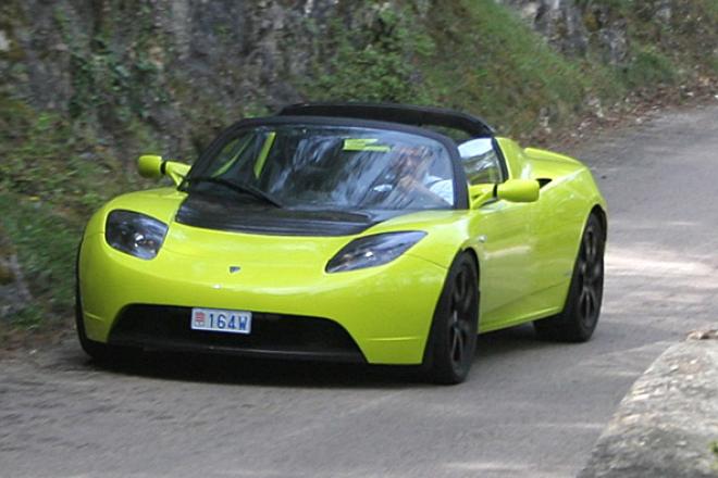 découvrez tout sur la roadster tesla : performances, autonomie, design innovant et dernières actualités sur la supercar électrique de tesla. restez informé des nouveautés et caractéristiques exclusives.