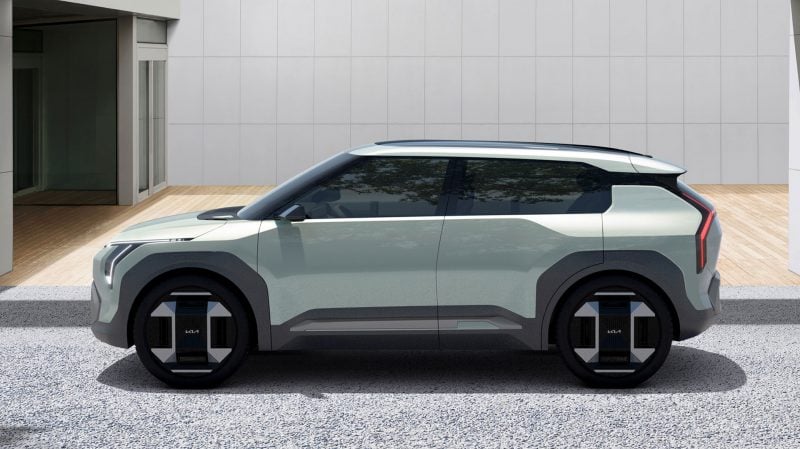 découvrez notre comparatif entre le kia ev3 et le renault scenic e-tech, deux suv électriques performants. analysez leurs caractéristiques, technologies et performances pour choisir le modèle qui répondra le mieux à vos besoins de mobilité durable.