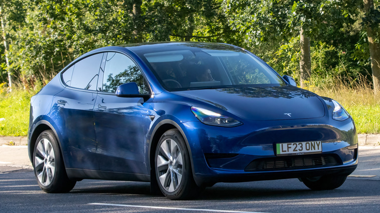découvrez la tesla model y 6 places : un suv électrique spacieux, moderne et performant, idéal pour accueillir toute la famille avec confort et sécurité. informations, autonomie et avantages à connaître !
