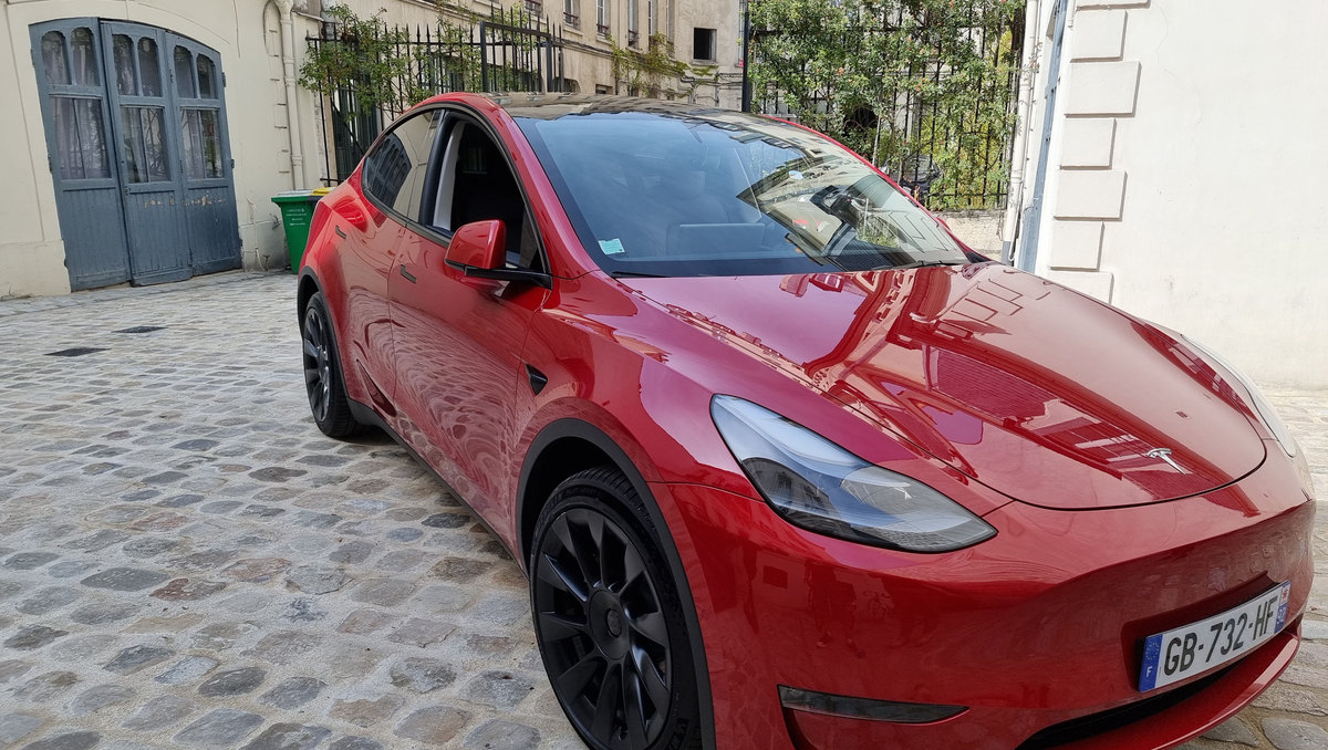 découvrez la tesla model y 7 places en europe : un suv électrique spacieux, innovant et idéal pour les familles. profitez d’autonomie, de sécurité et de technologies avancées à bord du nouveau model y 7 sièges.