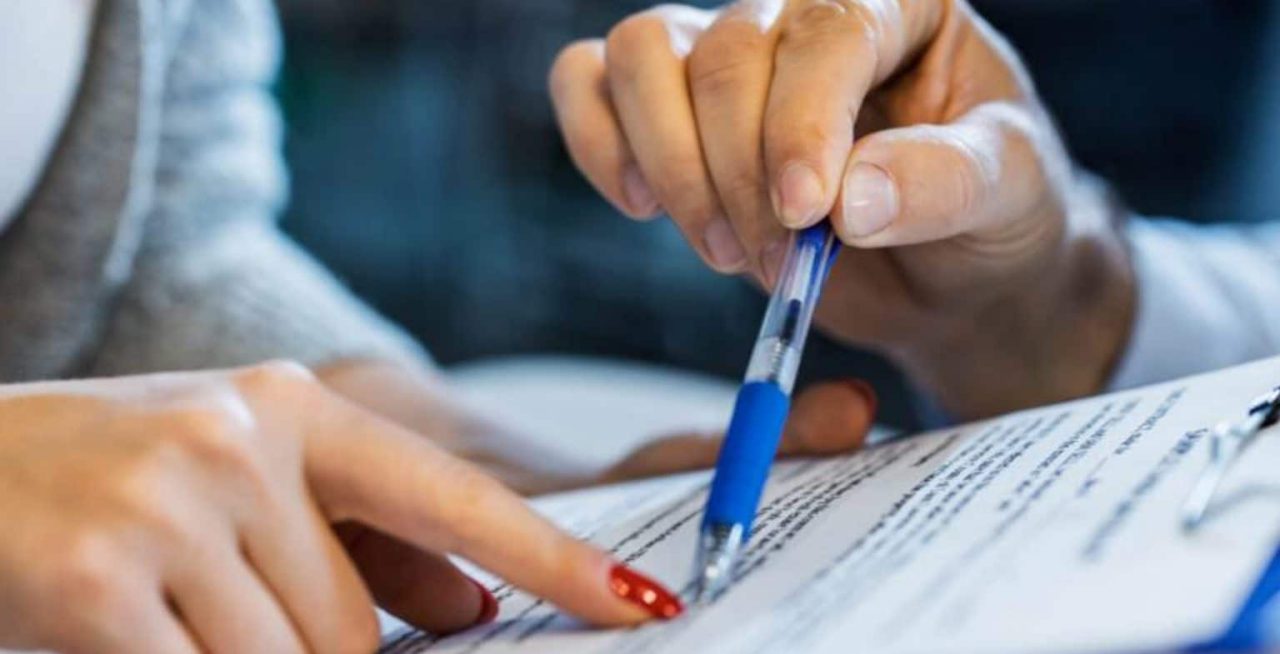 découvrez comment repérer et éviter les arnaques liées à l'assurance auto. conseils, exemples courants d'escroqueries et solutions pour protéger votre véhicule et votre portefeuille.