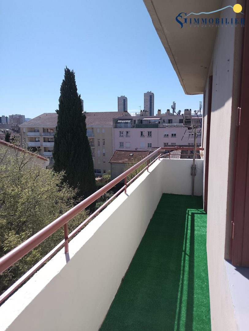 obtenez un devis rapide et personnalisé pour votre assurance auto à toulon. comparez les offres, trouvez la meilleure couverture et profitez de tarifs avantageux adaptés à vos besoins dans le var.
