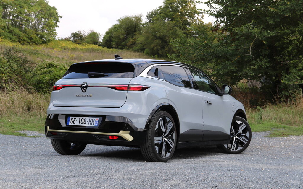 découvrez la mégane e-tech boostée : une version électrique encore plus puissante, dotée de performances améliorées, d'une grande autonomie et d'un design innovant. profitez d'une conduite dynamique et sans émissions avec cette voiture révolutionnaire.