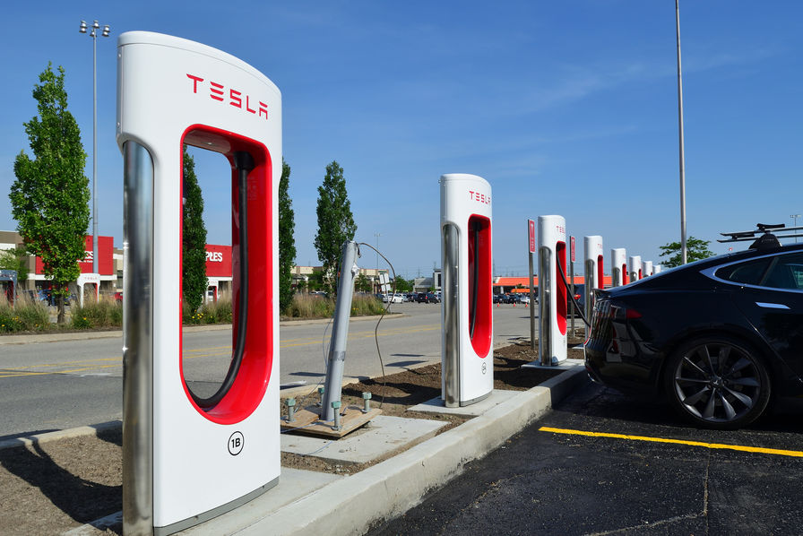 découvrez tout ce qu’il faut savoir sur les nouvelles bornes tesla : déploiement, fonctionnalités innovantes, compatibilité et avantages pour recharger facilement votre véhicule électrique.