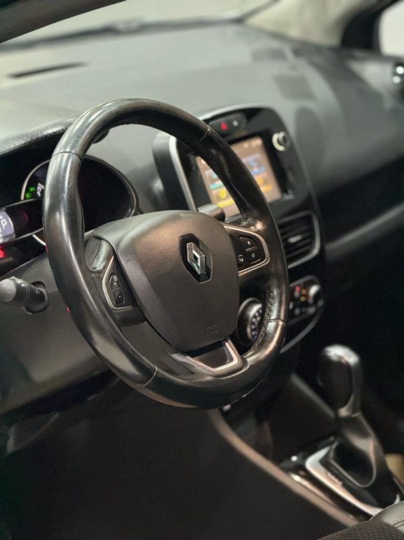 découvrez si la renault clio à 16 900€ est le bon choix pour votre prochain achat auto : analyse du rapport qualité-prix, des équipements et de la concurrence.