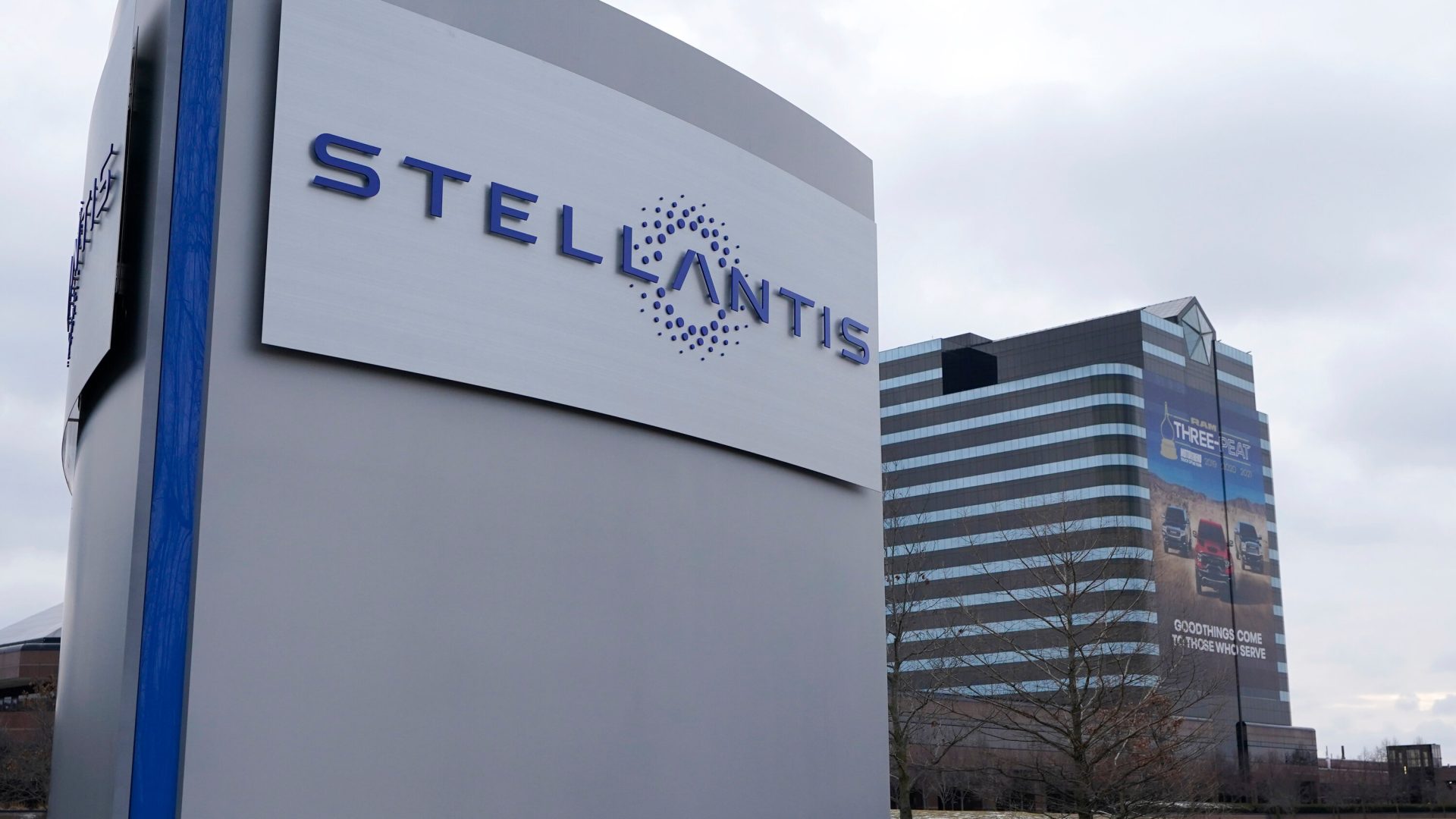 découvrez comment renault et stellantis renforcent la production européenne dans le secteur de la défense, en innovant pour soutenir la sécurité et l’autonomie industrielle du continent.