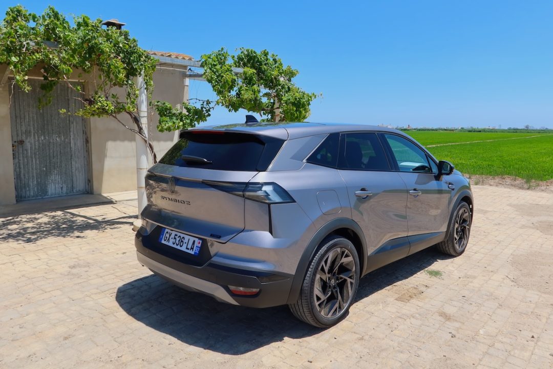 découvrez la renault symbioz hybride : un suv innovant alliant design élégant, technologies connectées et motorisation hybride pour une conduite économique et respectueuse de l’environnement.