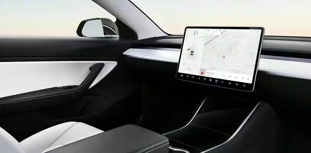 découvrez les robotaxis tesla avec pilote : la technologie autonome avance tout en assurant sécurité et confort grâce à la présence d’un conducteur qualifié. profitez d’un service innovant pour vos déplacements urbains.