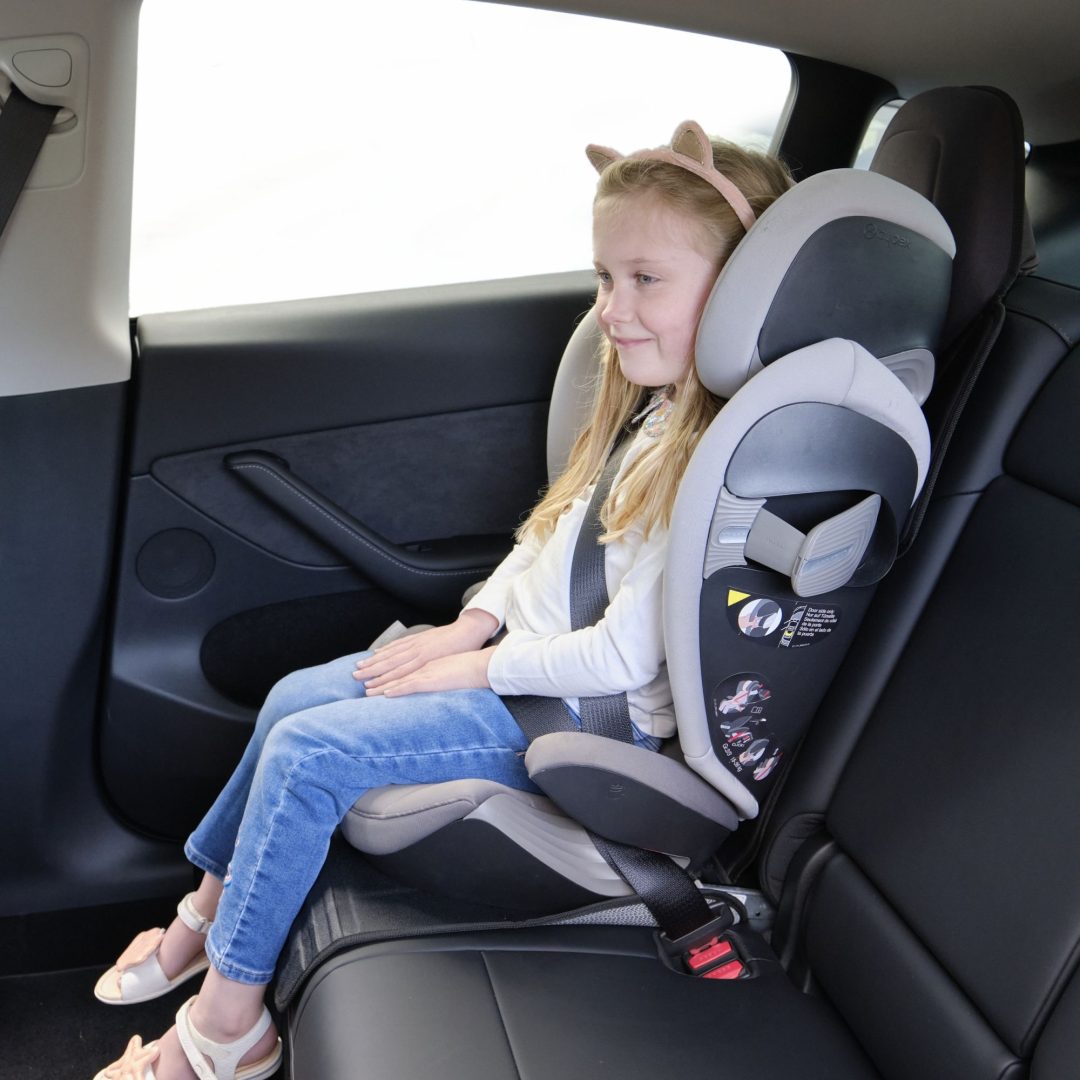 découvrez comment tesla garantit la sécurité de vos enfants grâce à des fonctionnalités innovantes, des systèmes de verrouillage et des technologies avancées pour une tranquillité d'esprit totale lors de vos trajets en famille.