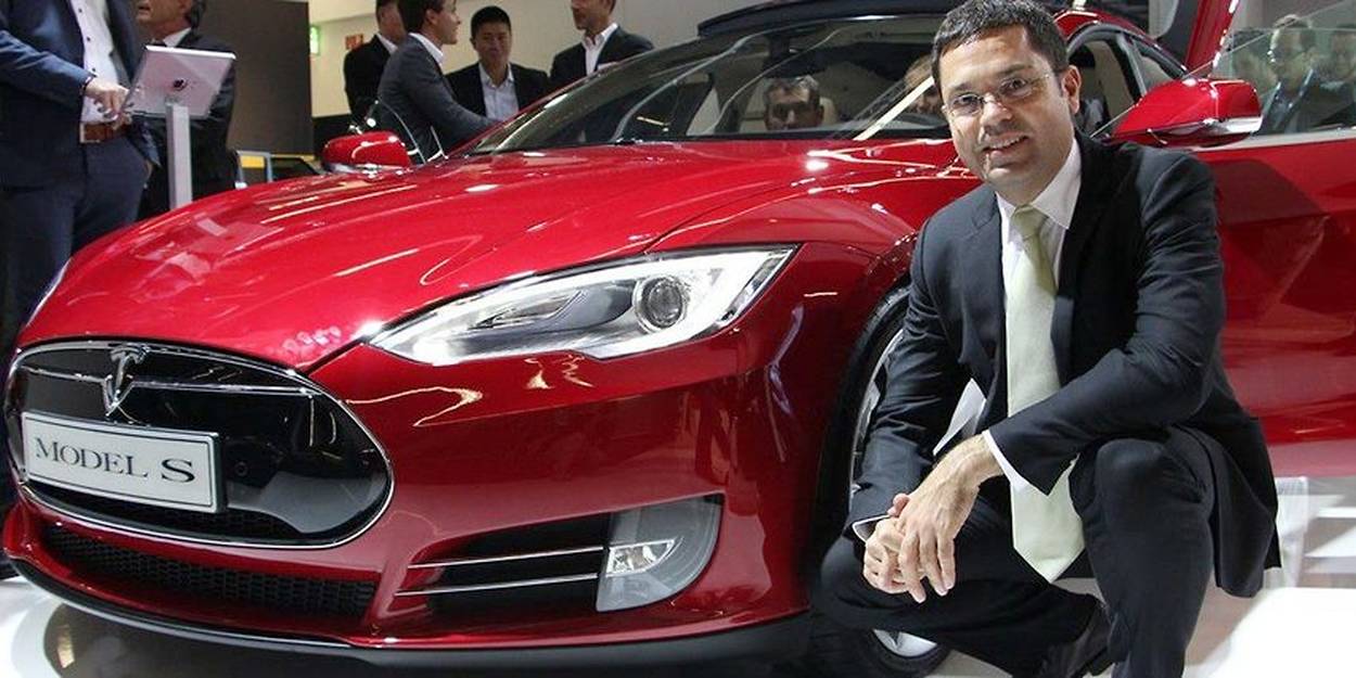 découvrez la compétition entre les constructeurs automobiles français et tesla : innovations, technologies électriques, performances et enjeux du marché en 2024.