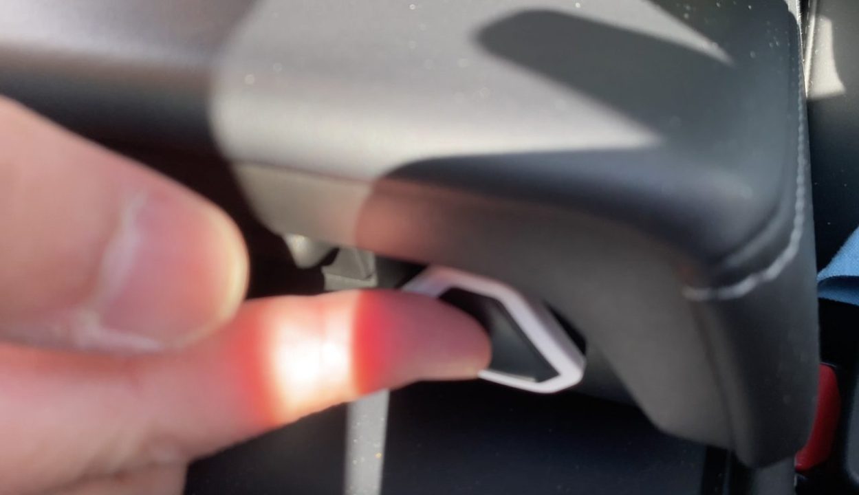 découvrez tout sur les s3xy buttons pour tesla : des accessoires innovants pour personnaliser et améliorer l’expérience de conduite de votre véhicule électrique. fonctionnalités, installation et avis.