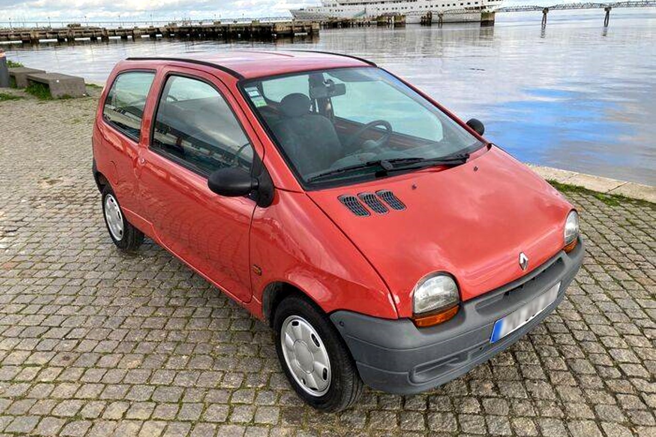 découvrez la twingo électrique à moins de 20 000 € : une citadine moderne, économique et écologique, idéale pour vos déplacements urbains. profitez d'une mobilité électrique accessible sans compromis sur le confort ou le style.