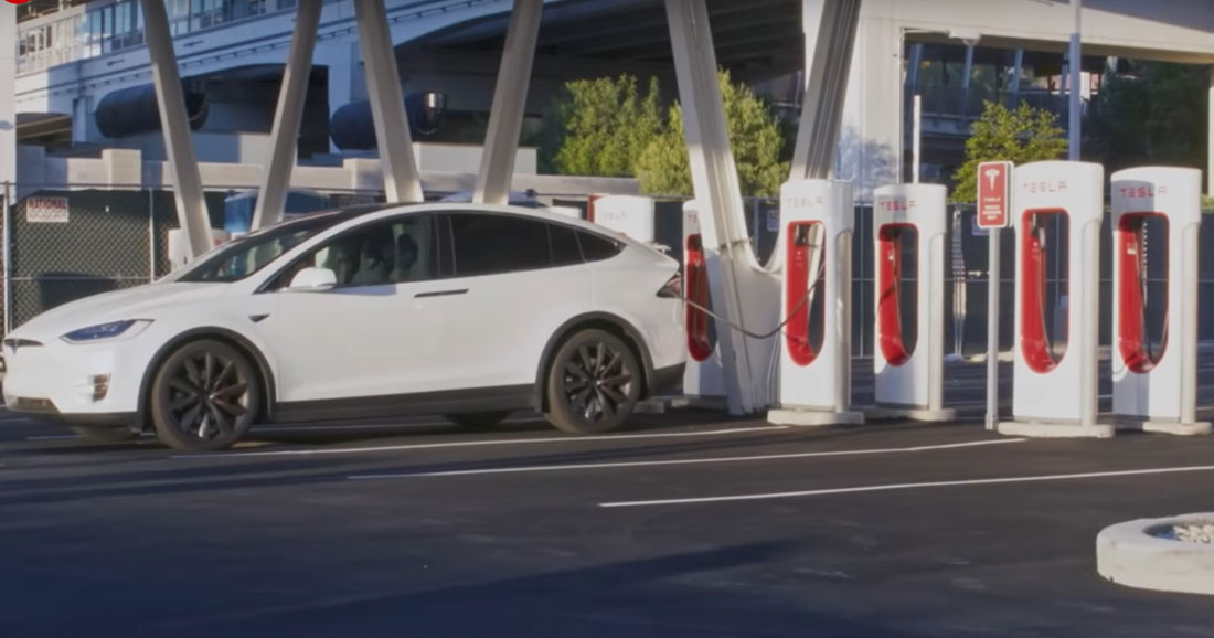 découvrez le centre commercial français qui installe une station tesla avec 16 superchargeurs, offrant une recharge rapide et pratique pour tous les conducteurs de véhicules électriques.