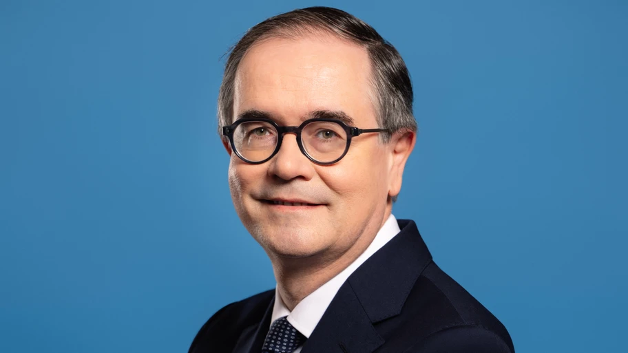 découvrez l'entretien exclusif avec françois provost sur la boîte noire renault, ses fonctions innovantes et son impact sur la sécurité automobile.