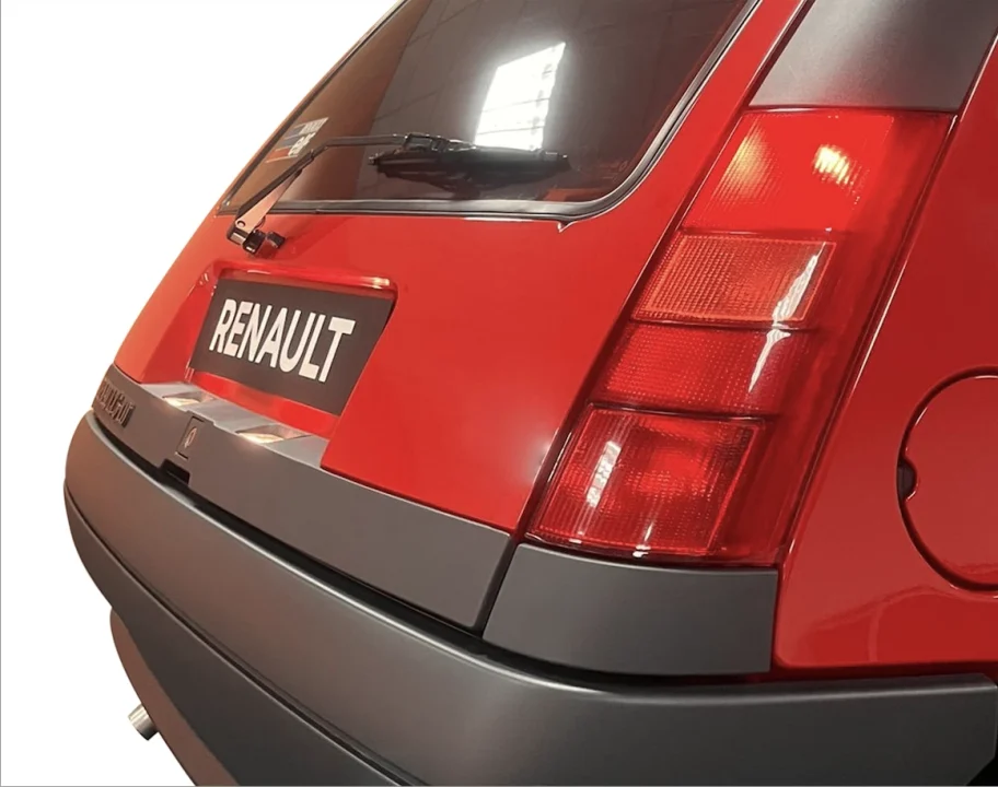 découvrez comment renault et artcurial rendent hommage à l'exception et à la rareté à travers une collaboration unique célébrant l'élégance et le prestige des véhicules d'exception.